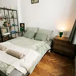 Cozy & Quiet Studio In Downtown